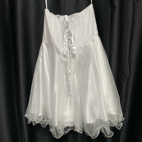 Quincenera Dama Dress - Picture 2 of 2